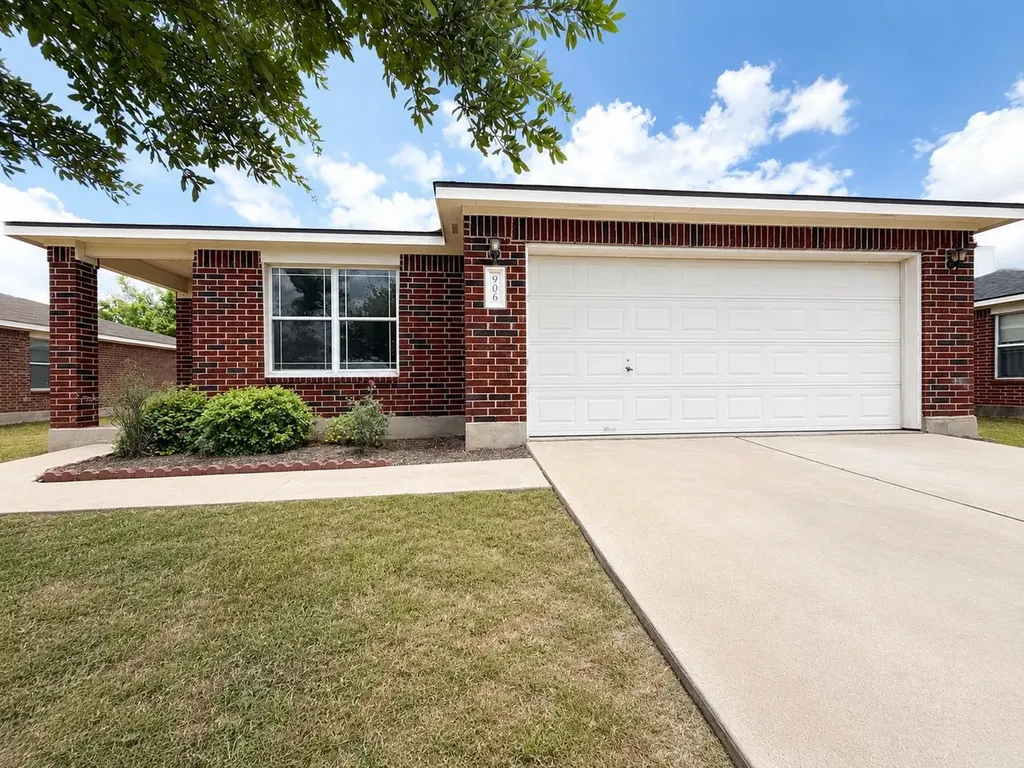 906 W South Street Leander TX 78641