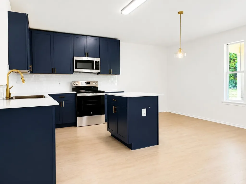 906 W South Street Leander TX 78641