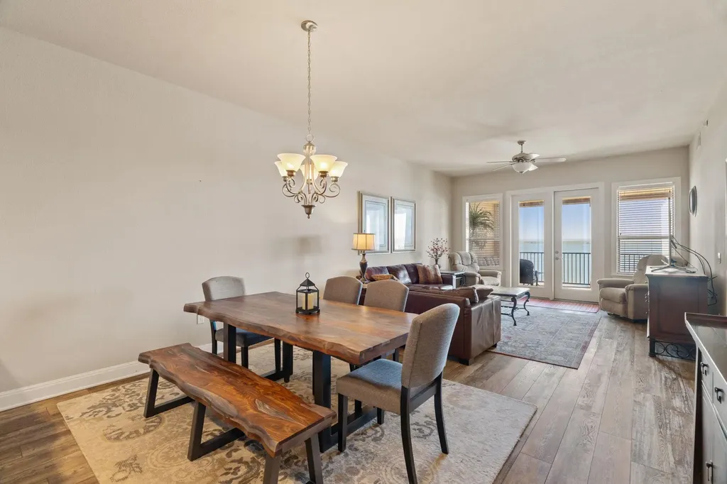 1001 The Cape Horseshoe Bay TX 78657