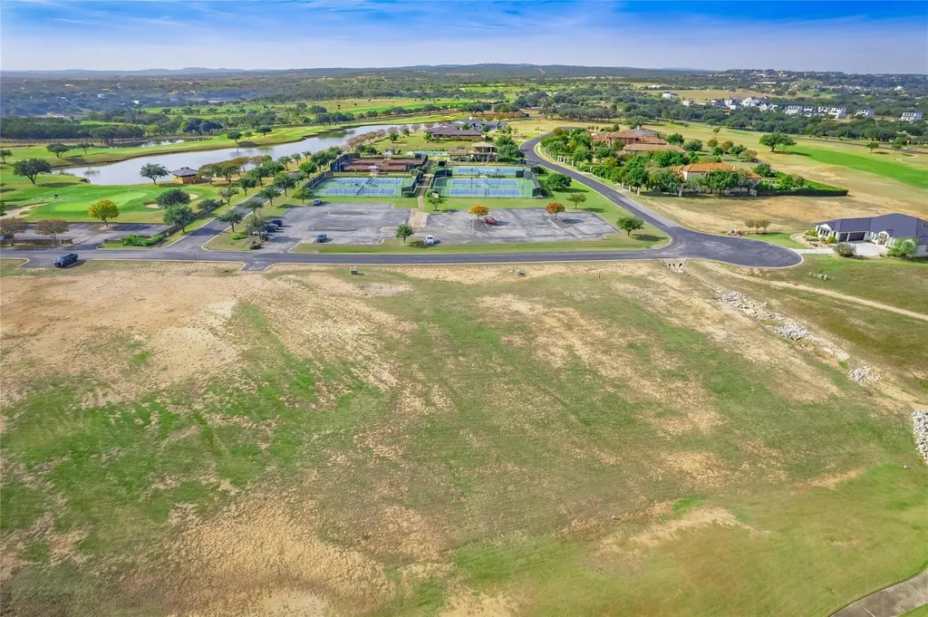 1416 Kahala Sunset Drive Spicewood TX 78669