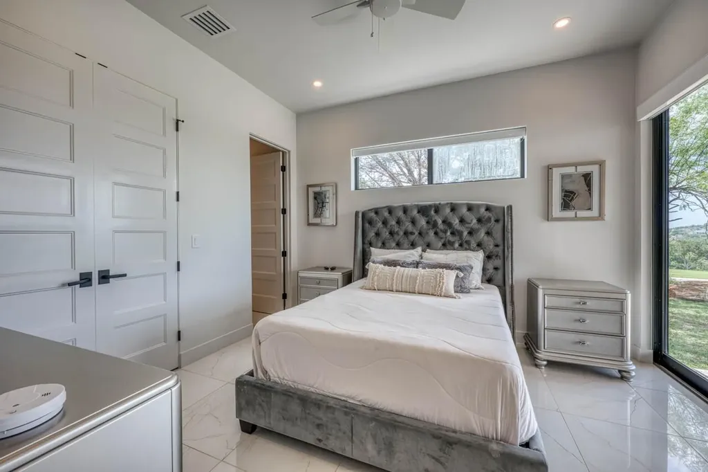 207 Kites Court Horseshoe Bay TX 78657