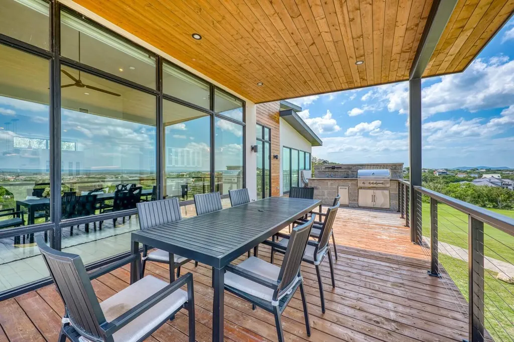 207 Kites Court Horseshoe Bay TX 78657