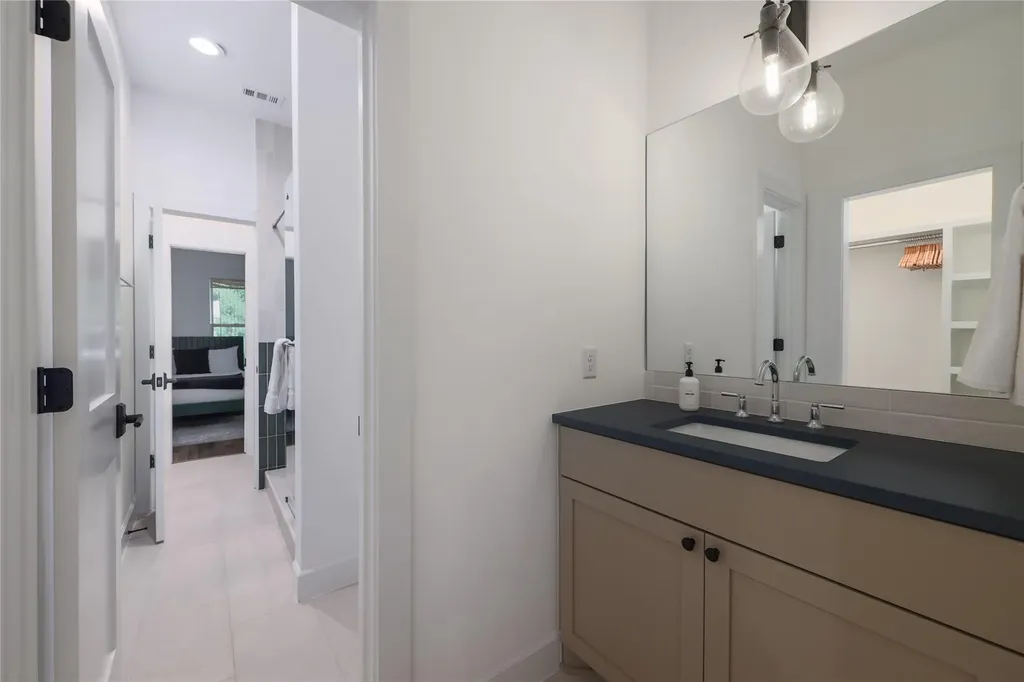 1701 Willow Street Austin TX 78702