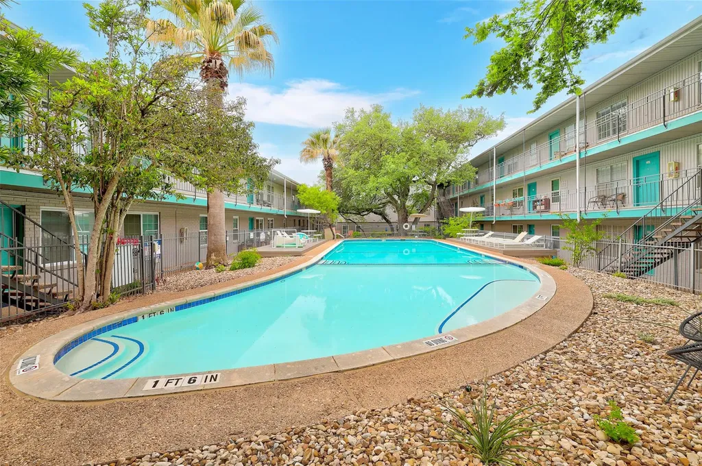 300 Crockett Street Austin TX 78704