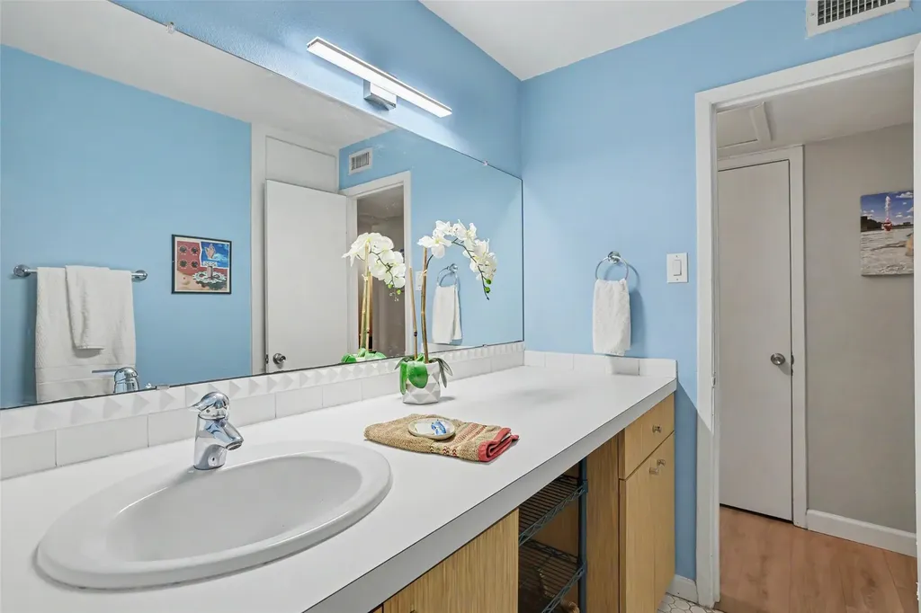 300 Crockett Street Austin TX 78704