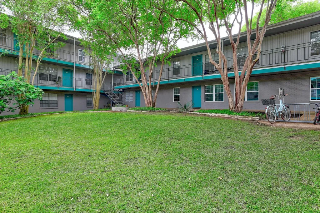 300 Crockett Street Austin TX 78704
