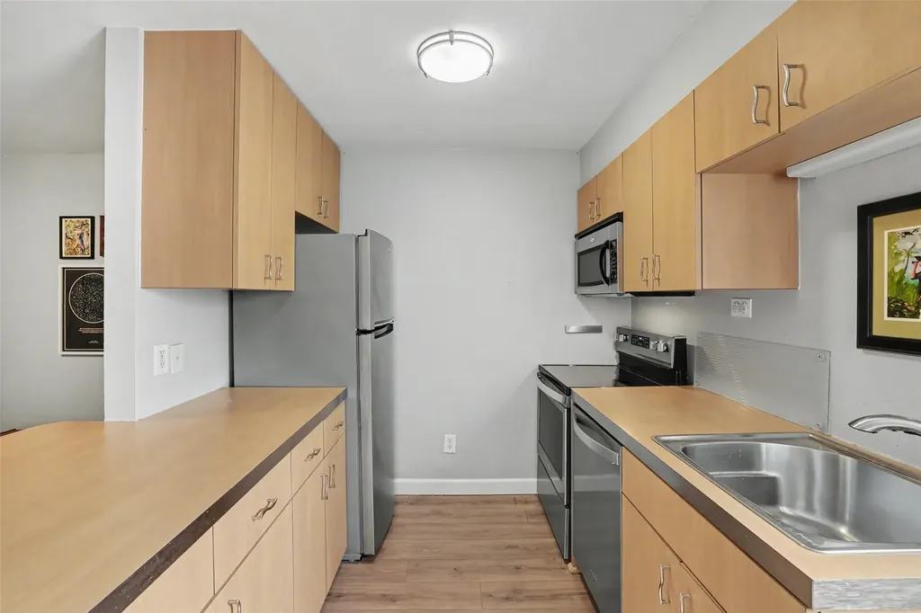 300 Crockett Street Austin TX 78704