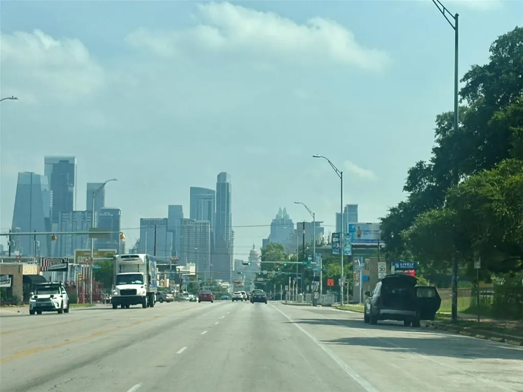 300 Crockett Street Austin TX 78704