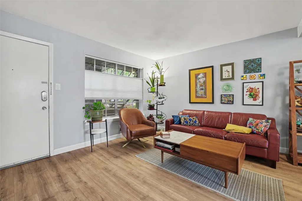 300 Crockett Street Austin TX 78704