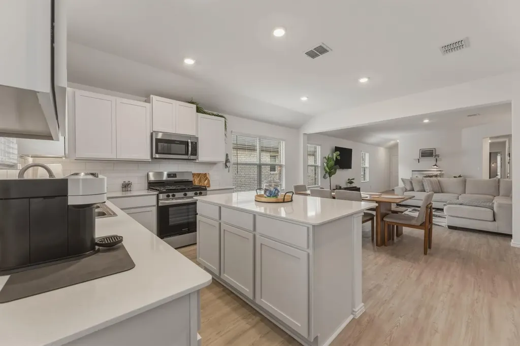185 Sormonne Loop Kyle TX 78640