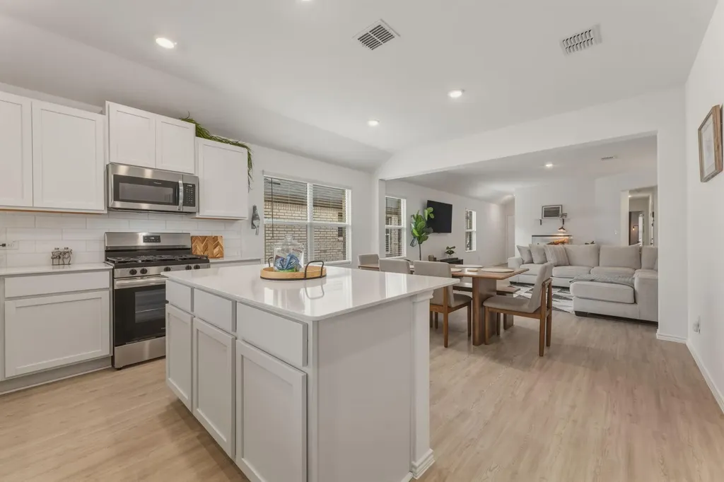 185 Sormonne Loop Kyle TX 78640