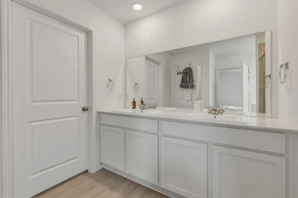 185 Sormonne Loop Kyle TX 78640