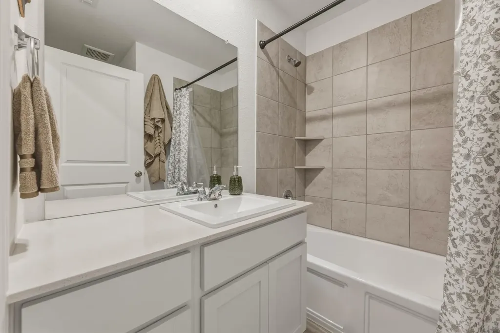 185 Sormonne Loop Kyle TX 78640