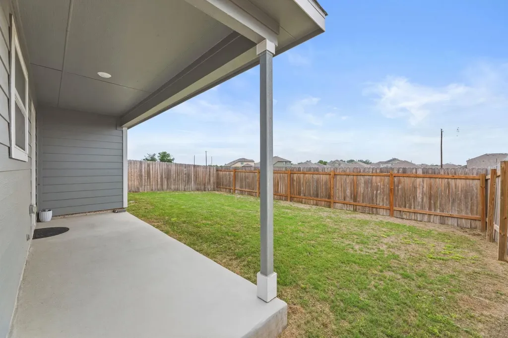 185 Sormonne Loop Kyle TX 78640