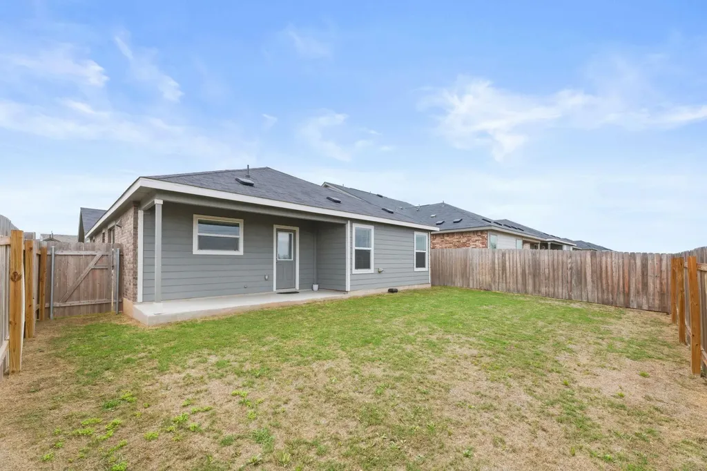 185 Sormonne Loop Kyle TX 78640