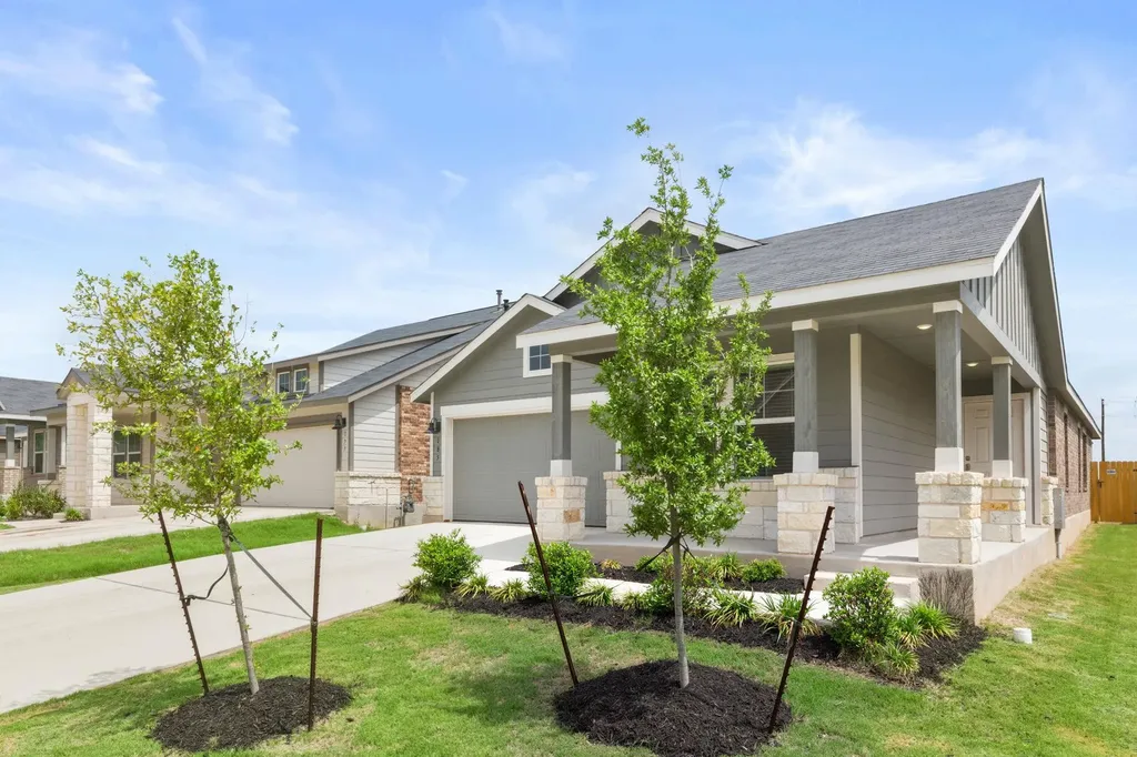 185 Sormonne Loop Kyle TX 78640