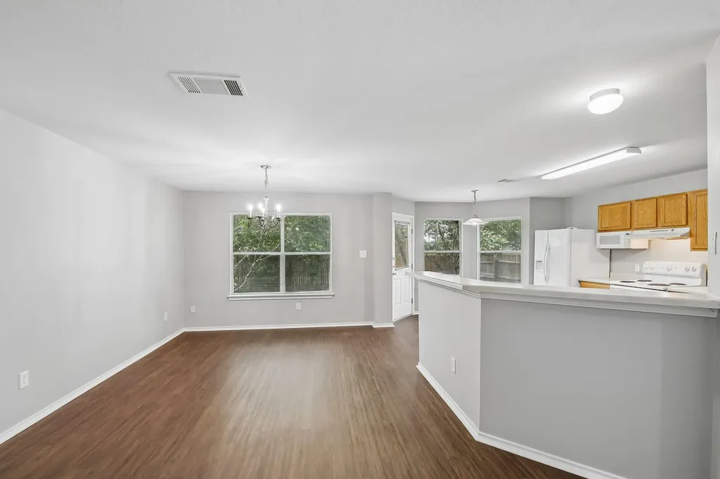 610 Lavaca Loop Elgin TX 78621