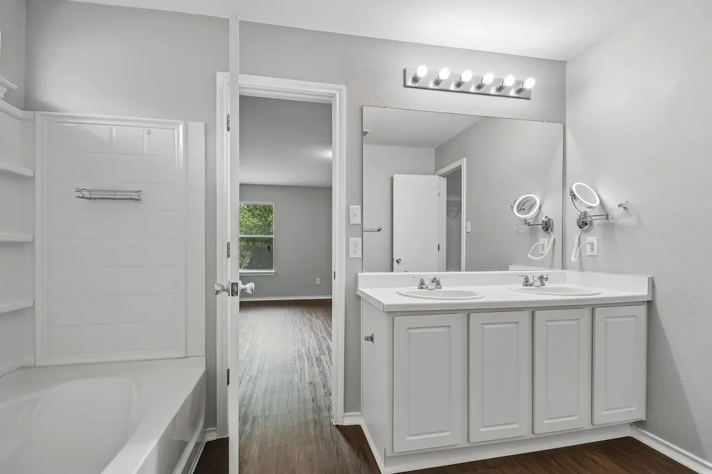 610 Lavaca Loop Elgin TX 78621