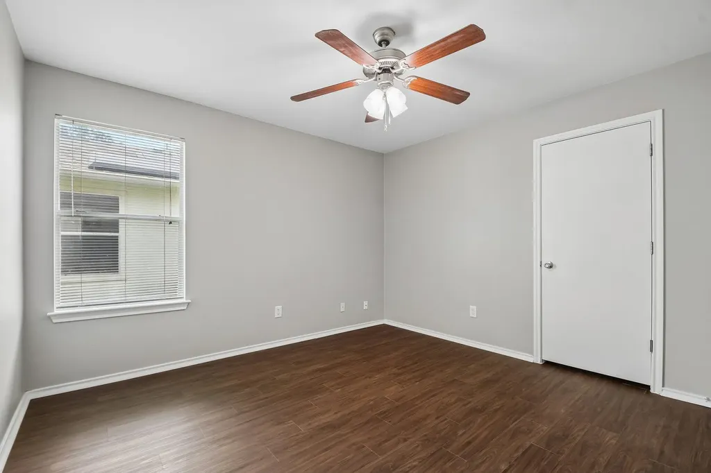 610 Lavaca Loop Elgin TX 78621