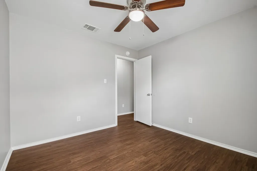 610 Lavaca Loop Elgin TX 78621