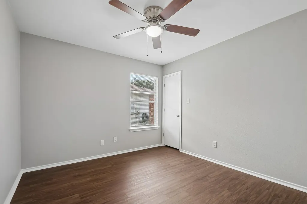 610 Lavaca Loop Elgin TX 78621