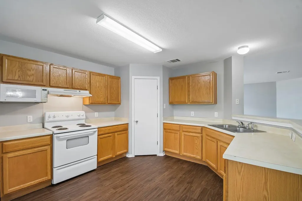 610 Lavaca Loop Elgin TX 78621