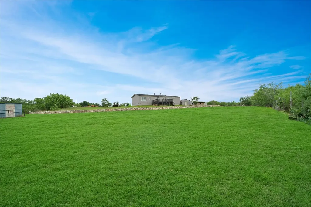 480 Holz Road Niederwald TX 78640
