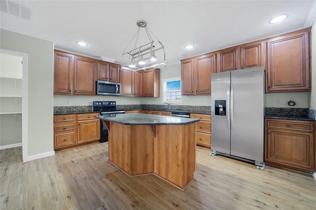 480 Holz Road Niederwald TX 78640