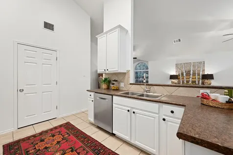 10713 Chippenhook Court Austin TX 78748