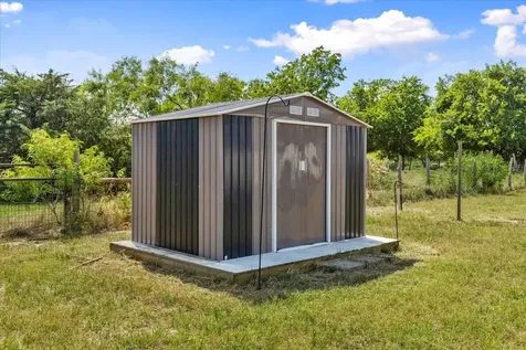 3848 S Highway 304 Rosanky TX 78953