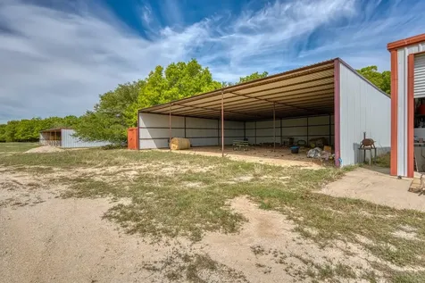 2145 Fm 922 Forestburg TX 76239