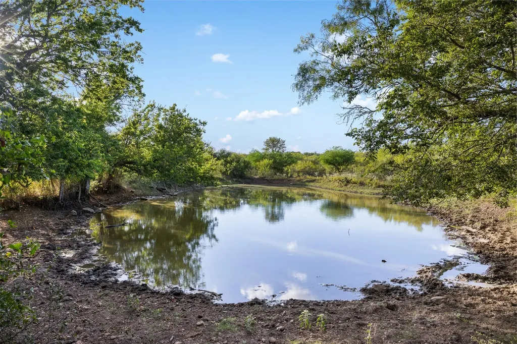 399 Seals Creek Road Lockhart TX 78644