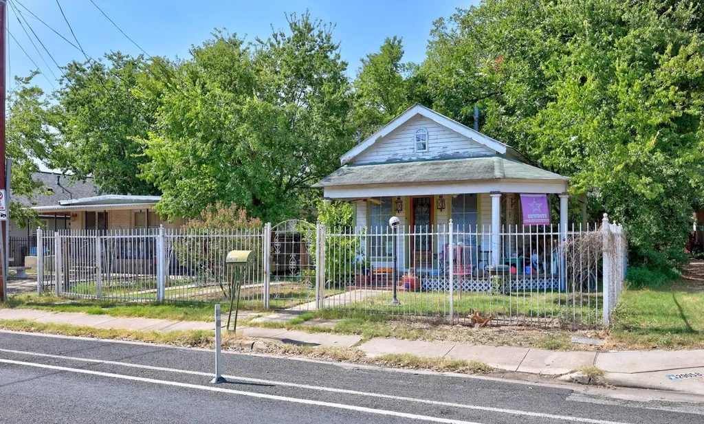 2907 E 5th Street Austin TX 78702