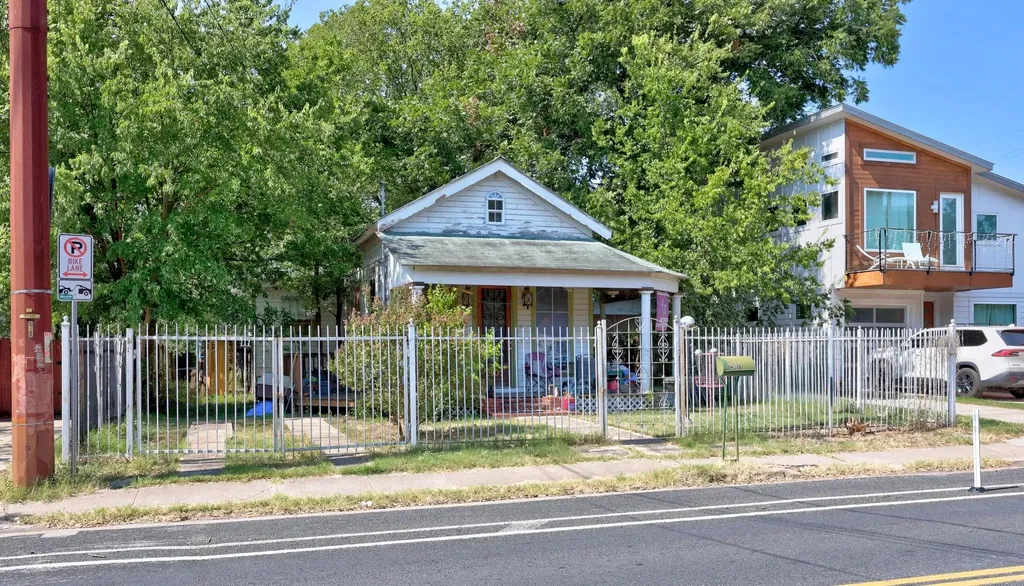 2907 E 5th Street Austin TX 78702