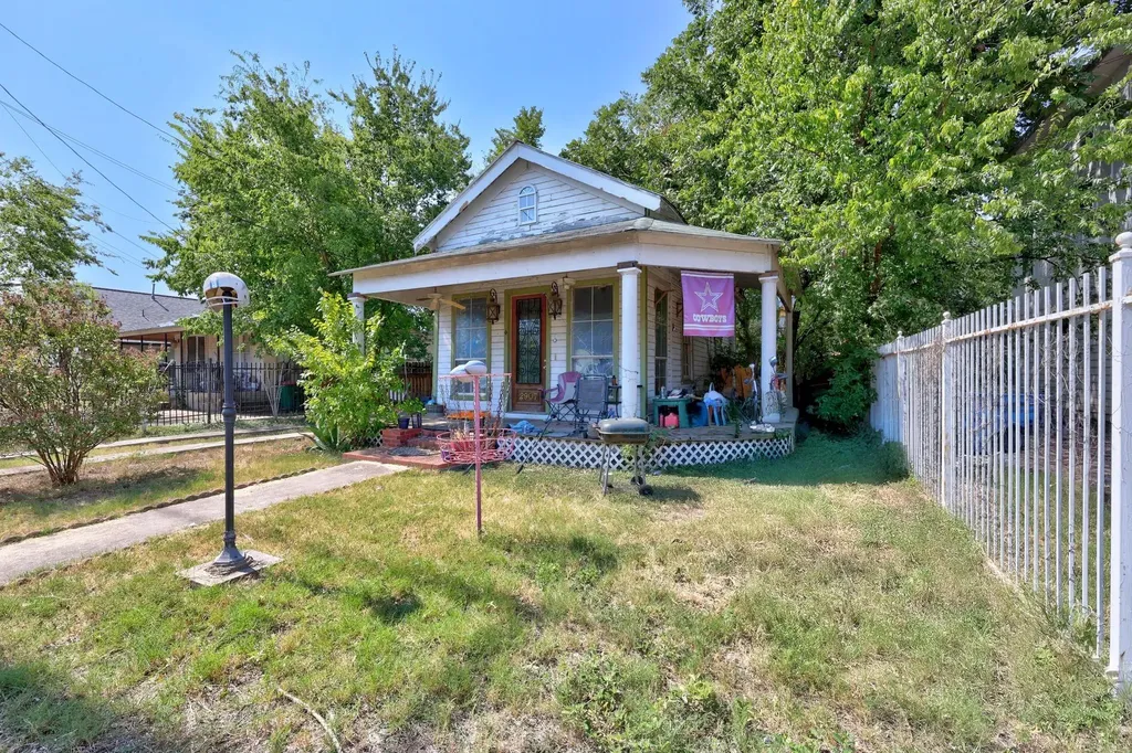 2907 E 5th Street Austin TX 78702
