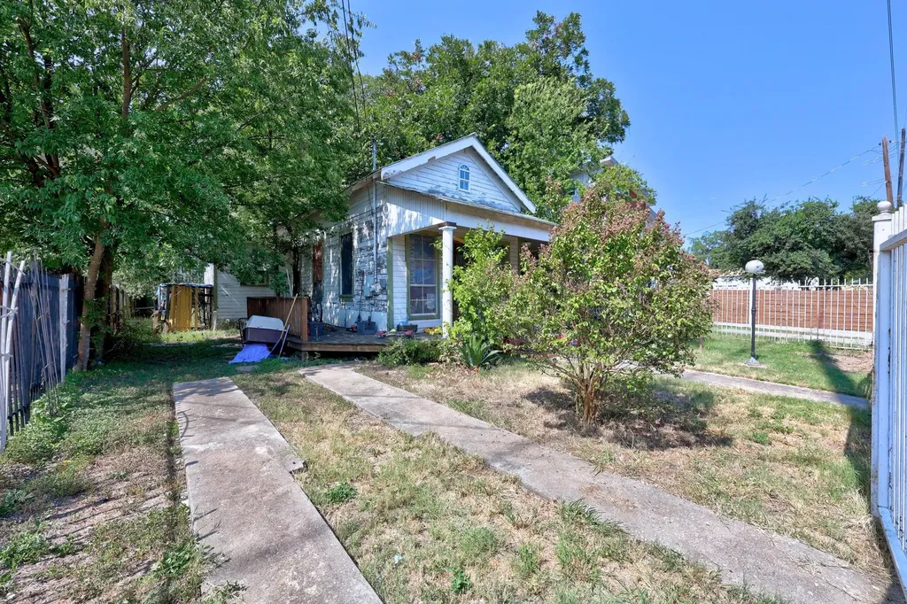 2907 E 5th Street Austin TX 78702