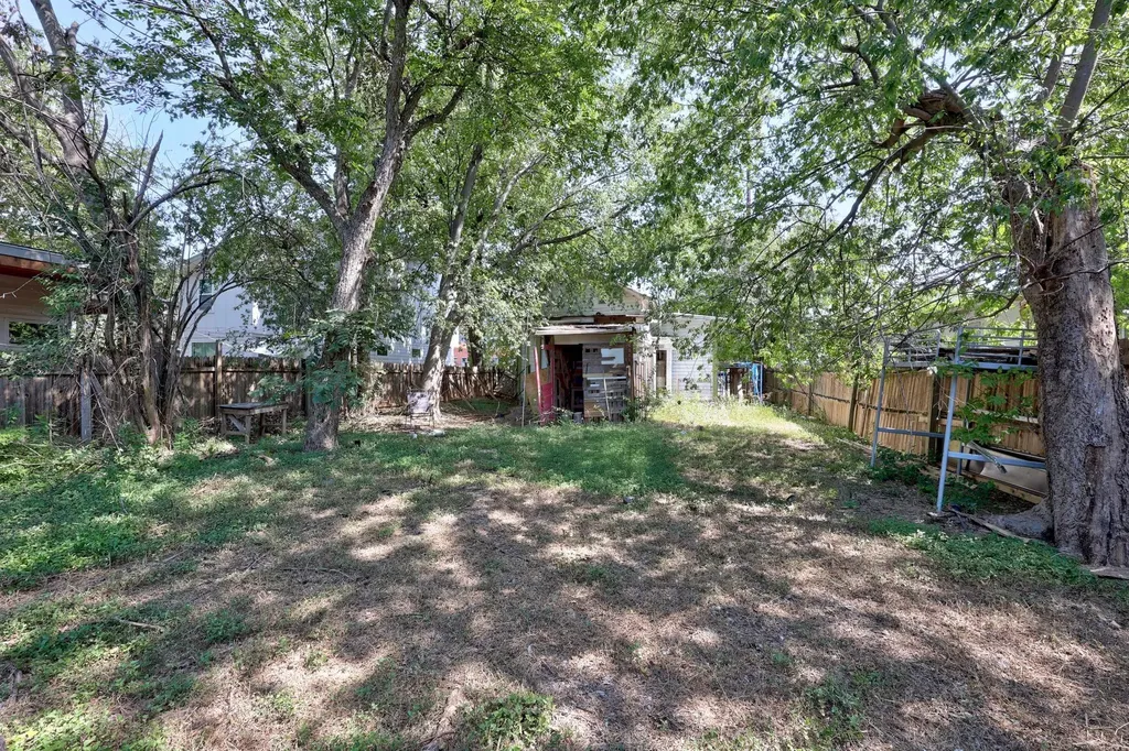 2907 E 5th Street Austin TX 78702