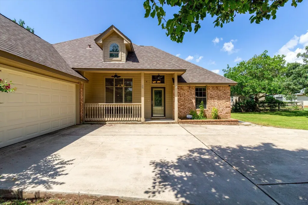 53 Tina's Trail Martindale TX 78655