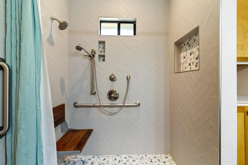 53 Tina's Trail Martindale TX 78655