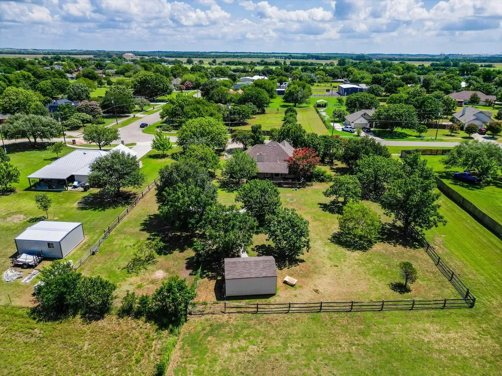53 Tina's Trail Martindale TX 78655