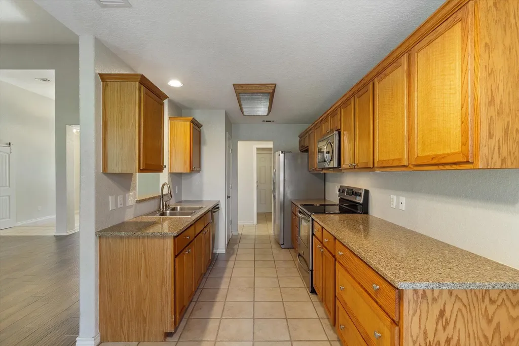 53 Tina's Trail Martindale TX 78655