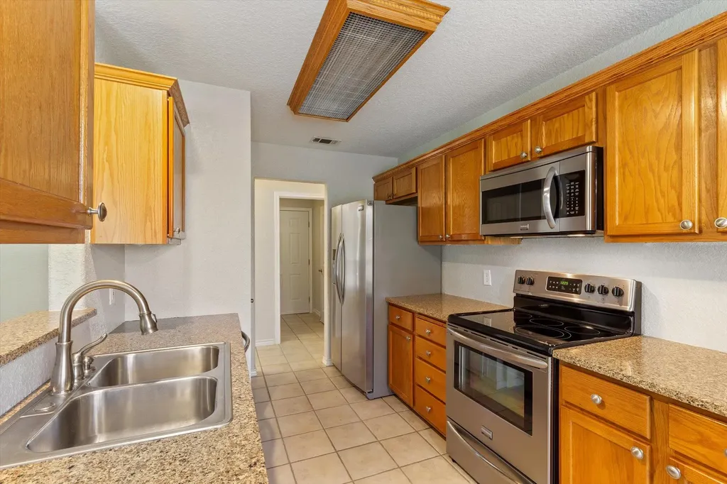 53 Tina's Trail Martindale TX 78655