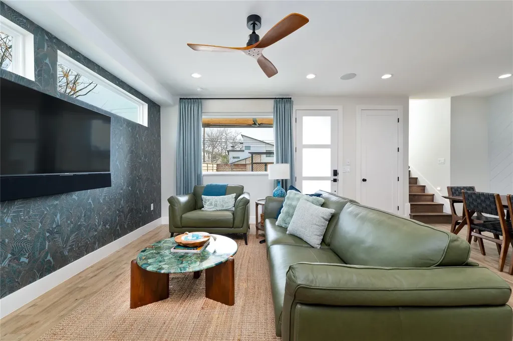 2004 Chestnut Avenue Austin TX 78722