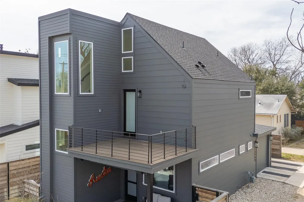 2004 Chestnut Avenue Austin TX 78722
