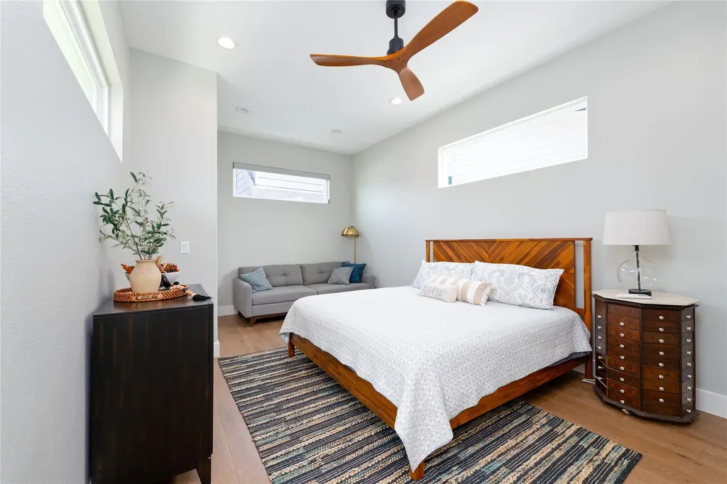 2004 Chestnut Avenue Austin TX 78722