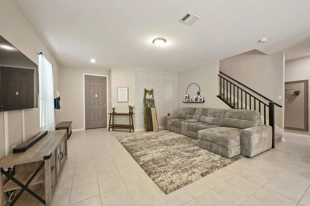 175 Gustaf Trail Kyle TX 78640