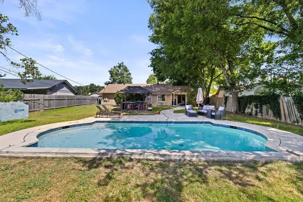 9513 Braeburn Glen Austin TX 78729