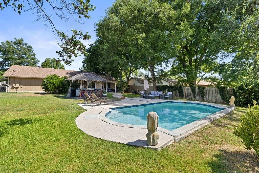 9513 Braeburn Glen Austin TX 78729