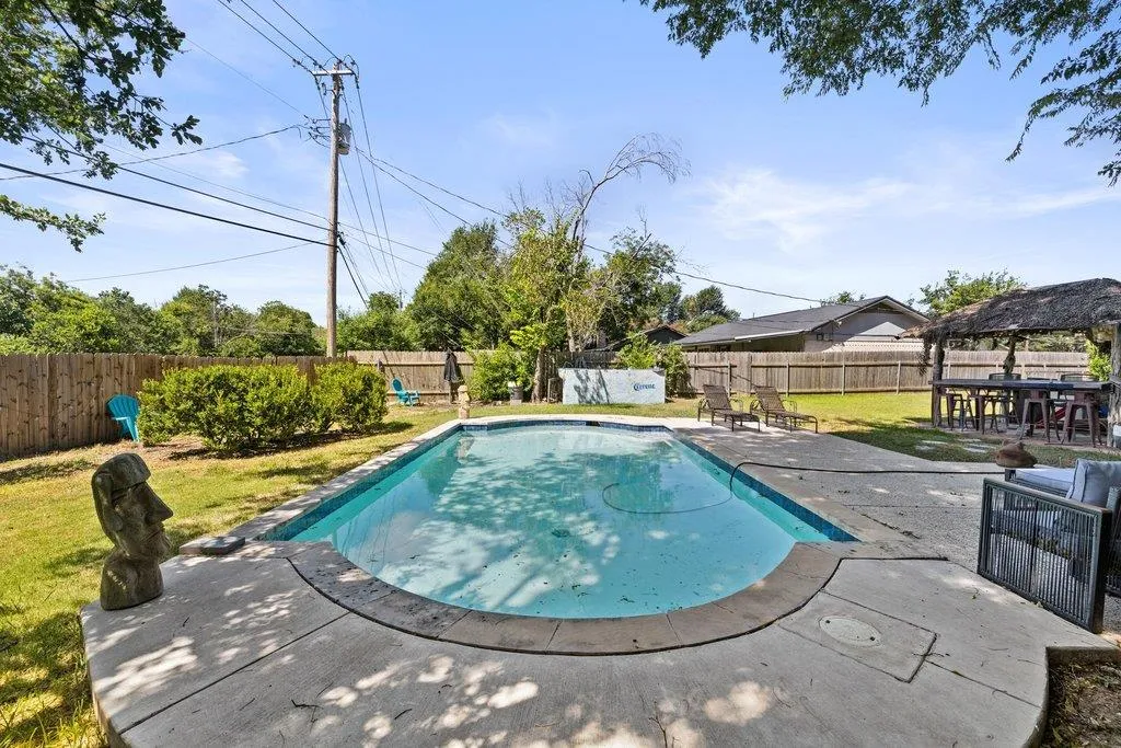 9513 Braeburn Glen Austin TX 78729