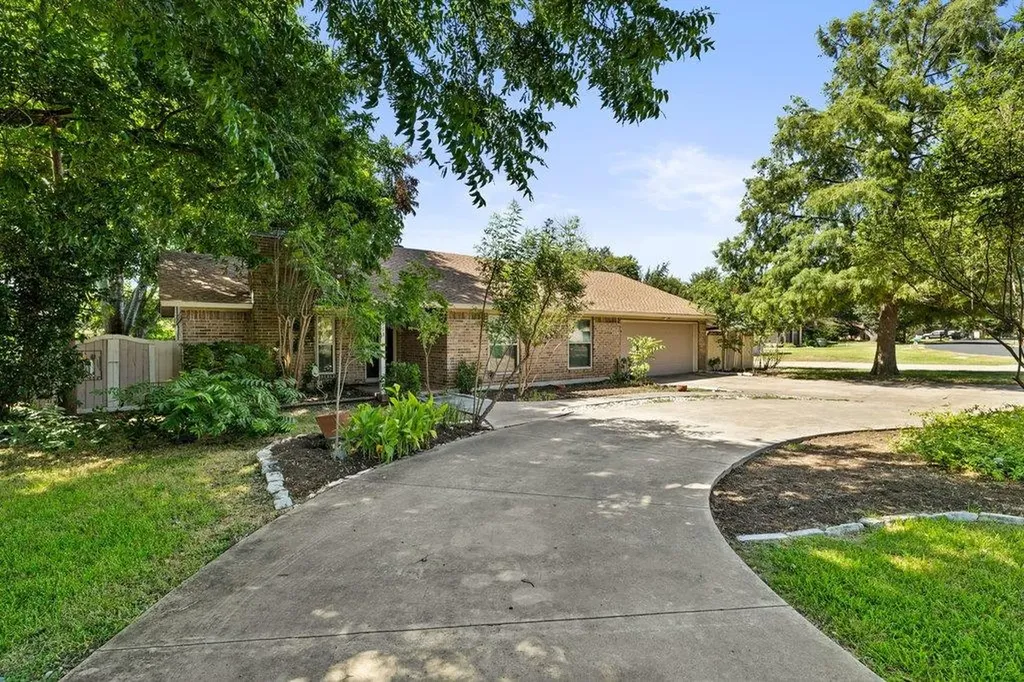 9513 Braeburn Glen Austin TX 78729